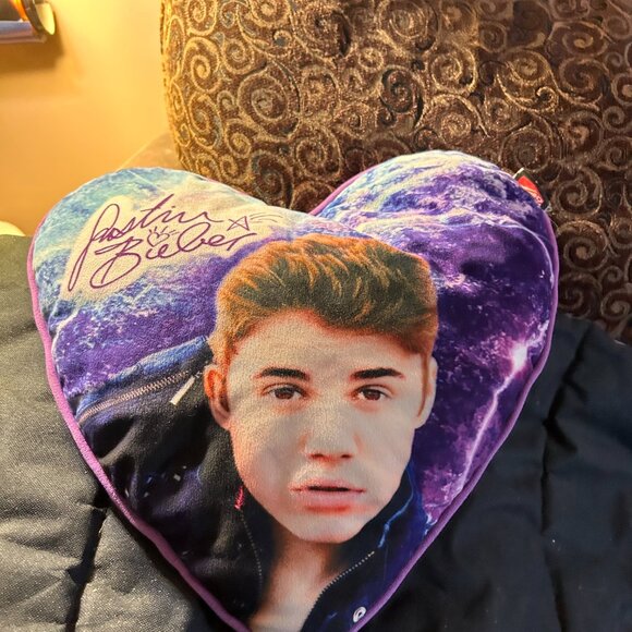 Justin Bieber Heart-Shaped Pillow – Vintage Belieber Merch - Picture 4 of 5